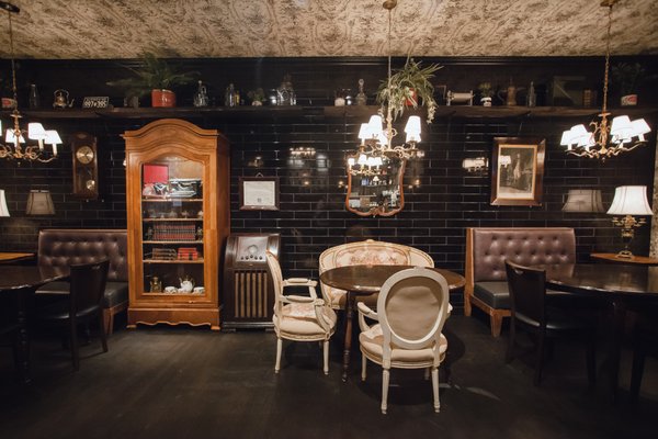 L'Gros Luxe Vieux-Longueuil by null