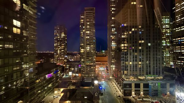 Four Seasons Hotel Toronto by null
