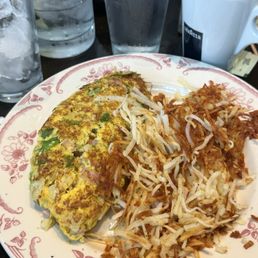 Denver Omelette with crispy hash browns!! Loved this!!