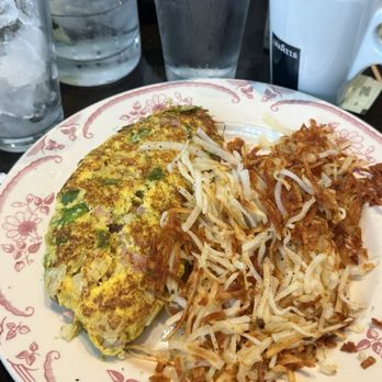 Eggstasy - Denver Omelette with crispy hash browns!! Loved this!! - Coffee & Tea Near Me - Queen Creek, Arizona