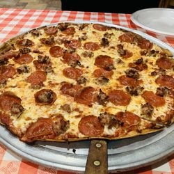 JP's Pizza & Grill - 16" pizza