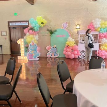 Anna Party Decor - Main birthday party decor - Balloon Services Near Me