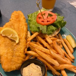 Assateague Crab House - Fish and chips
