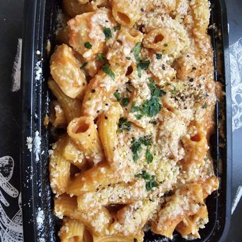 Bambino's - Creamy Alla Vodka Pasta with chicken - Italian Near Me - Honolulu, Hawaii