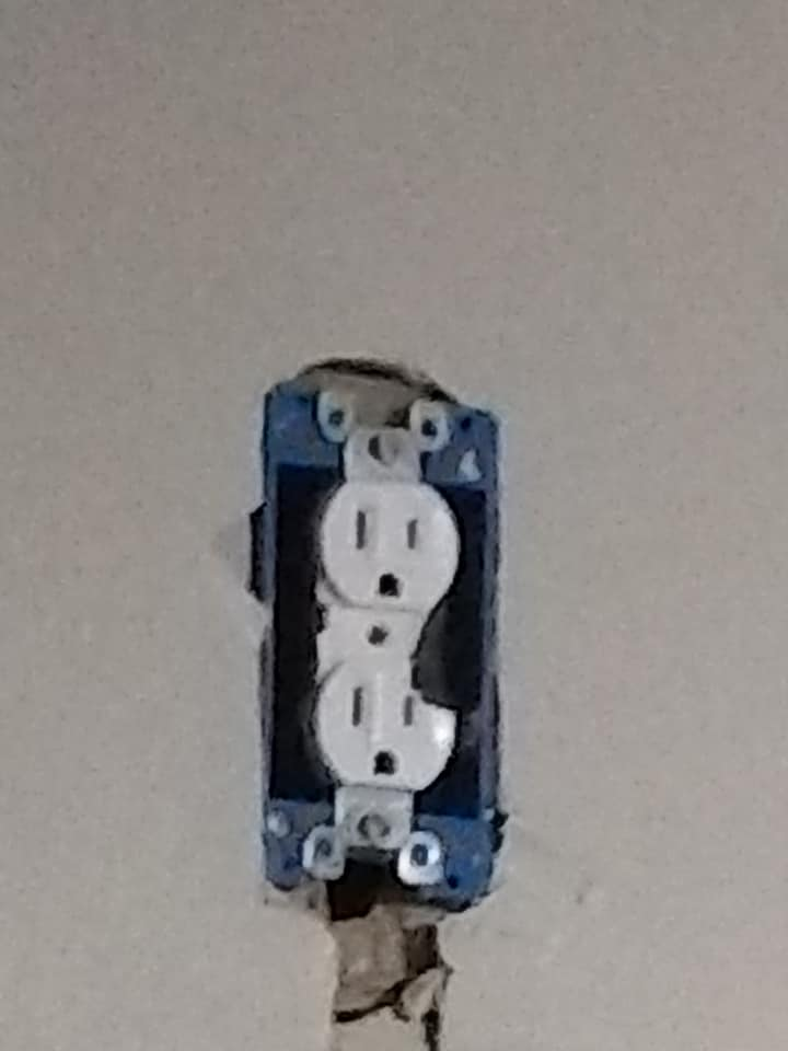 Slide of A 2 Z Pro Handyman