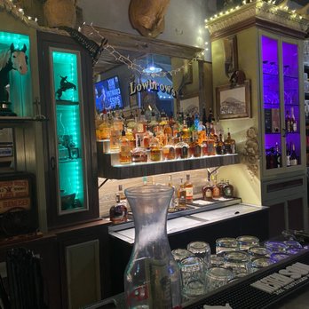 Lowbrows Beer & Wine Garden - Bar - Bars Near Me - Pilot Point, Texas