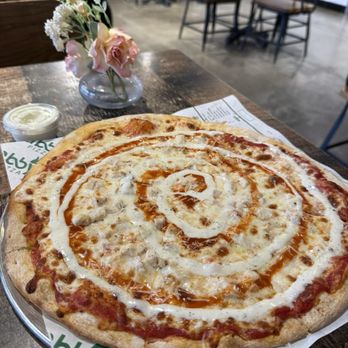 Jabbys Pizza - Custom Alfredo pizza - Pizza Near Me - Baton Rouge, Louisiana