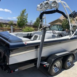 (4) 8"Cans, 10" JL Audio Woofer, ArcAudio Amplifier and (6) Focal Speakers. (4) 8"Cans, 10" JL Audio Woofer, ArcAudio Amplifier and (6) Focal Speakers.