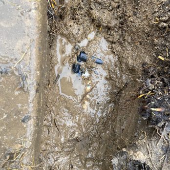 SLS Spinkler Tech - Broken pipes - Irrigation Near Me SLS Spinkler Tech - Broken pipes - Irrigation Near Me