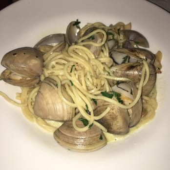 Cafe Fenice Italia - Spaghetti with clams in a garlic cream sauce. - Cafes Near Me - Oneroa, AUK Cafe Fenice Italia - Spaghetti with clams in a garlic cream sauce. - Cafes Near Me - Oneroa, AUK
