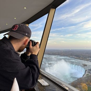 Skylon Tower - Niagara Falls - Canadian (New) Near Me - Niagara Falls, Ontario