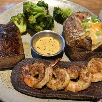 Outback Steakhouse - Steakhouses Near Me - Schaumburg, Illinois