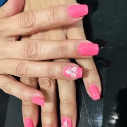 Lavish Nails & Spa