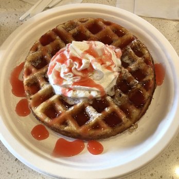 Koa Pancake House - Guava mochi pancake - Breakfast & Brunch Near Me - Honolulu, Hawaii