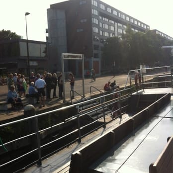 Zomerrestaurant - Vertrek met de boot vanaf de Veemkade bij het Lloydshotel. - Restaurants Near Me - Amsterdam, New Hampshire