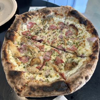 Whalehead Brewery - Chicken cordon bleu pizza 5/31/25 - Brewpubs Near Me - Corolla, North Carolina
