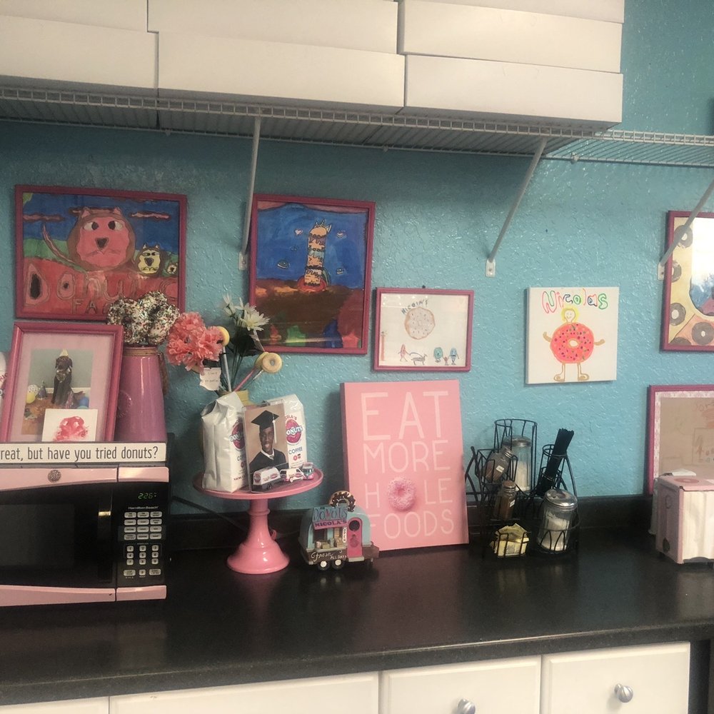 Nicola's Donut Shop - Cute shop - Donuts Near Me - Tampa, Florida