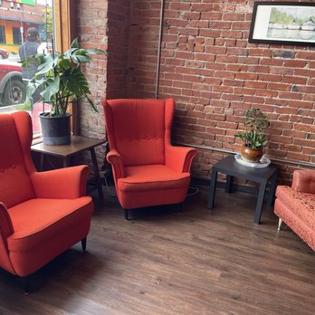Red Elm Cafe - It's giving Central Perk vibes - Cafes Near Me - Tacoma, Washington
