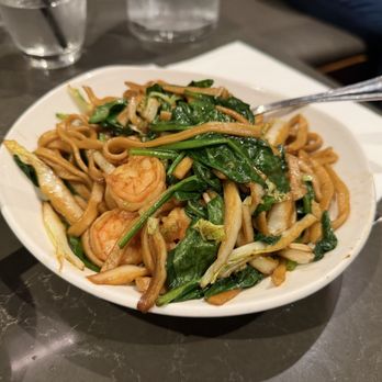 Din Tai Fung - Shrimp Fried Noodles - Shanghainese Near Me - Costa Mesa, California Din Tai Fung - Shrimp Fried Noodles - Shanghainese Near Me - Costa Mesa, California