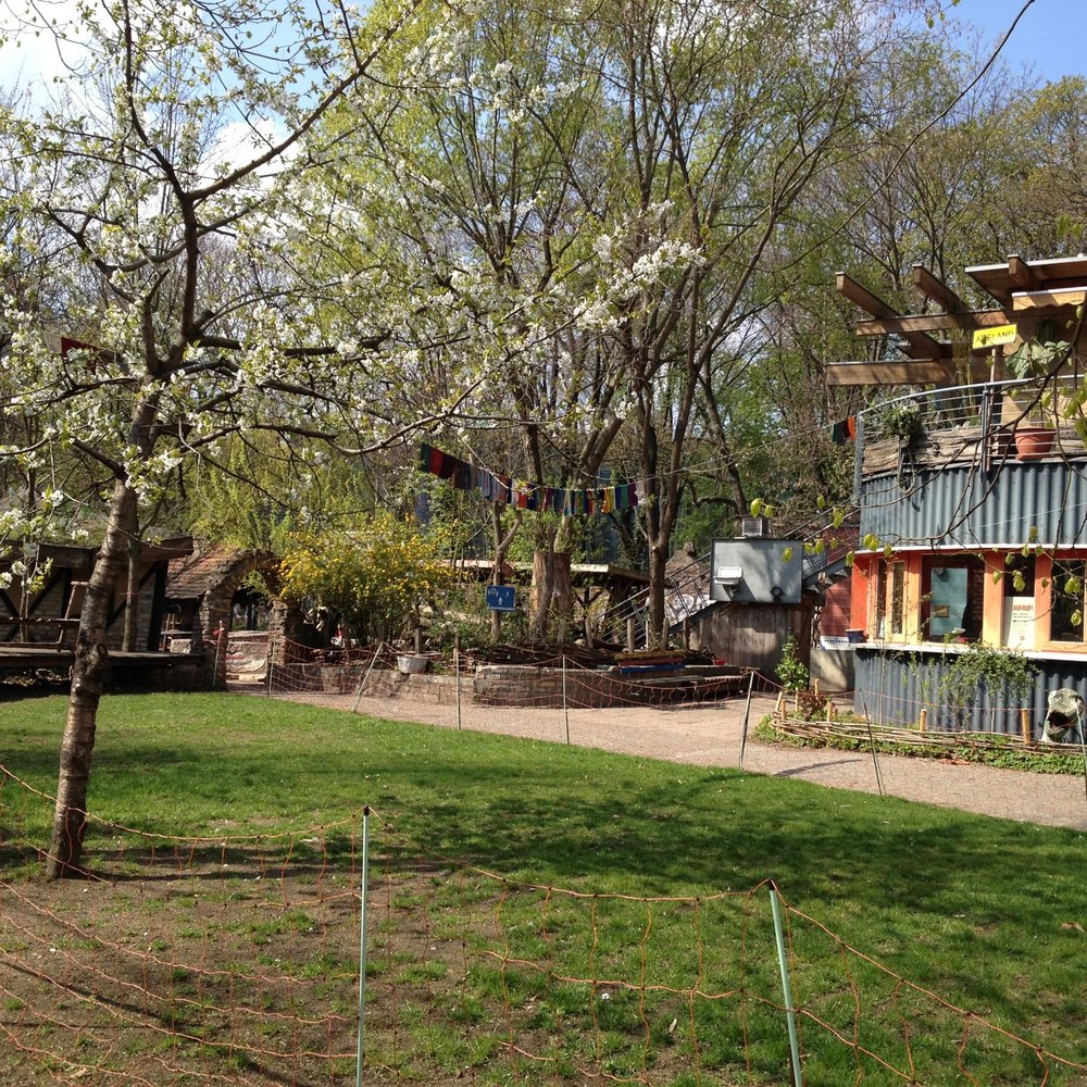 Kolle 37 - Playgrounds Near Me - Berlin, BE