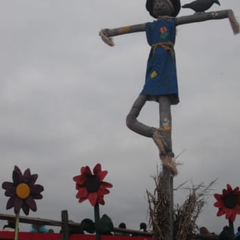 Linvilla Orchards - Halloween decorations - Farmers Market Near Me - Media, Pennsylvania
