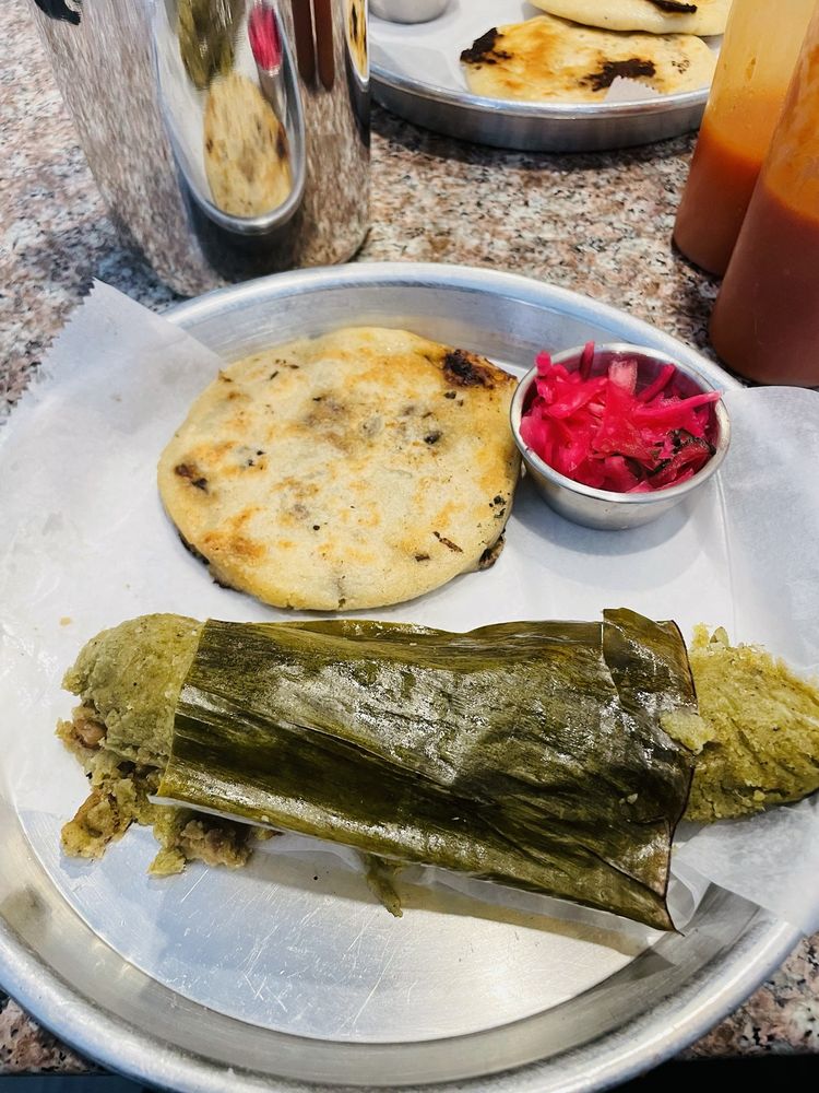 Ricas Pupusas & Mas