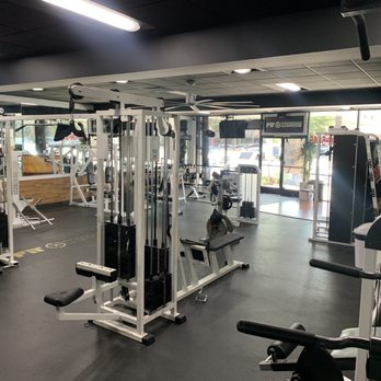 Fithouse 818 - No waiting on machines .. kinda gym heaven - Trainers Near Me - Los Angeles, California