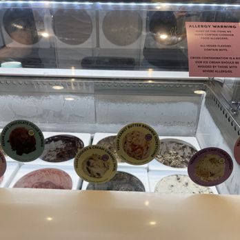 Van Leeuwen Ice Cream - Ice Cream & Frozen Yogurt Near Me - Miami Beach, Florida Van Leeuwen Ice Cream - Ice Cream & Frozen Yogurt Near Me - Miami Beach, Florida