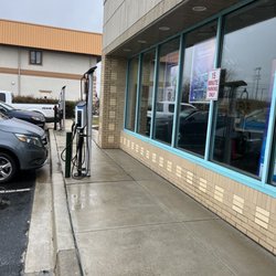 FedEx Office Print & Ship Center - EV Charging