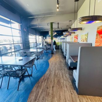 Luke's On Front - Pic of inside dining room just as restaurant opened for lunch - New American Near Me - Temecula, California