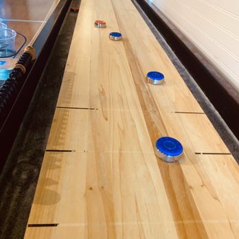 Hot Motha Clucker - Shuffle board!! - Chicken Shop Near Me - Thousand Oaks, California