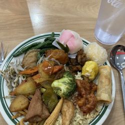 Grand International Buffet - More goodness than I can describe. Could I fit more deliciousness on this plate? I don't think so. #yummytothemax!