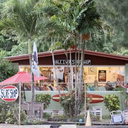 Hale’iwa Surf Shop - Little Hawaiian surfhut