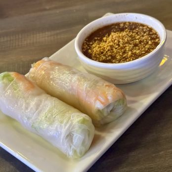 Pho Viet - Freshly prepared spring rolls with shrimp and peanut sauce - Vietnamese Near Me - Hanover, Pennsylvania