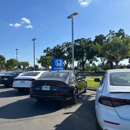 Exterior outside entrance of Visalia Honda - Let's see what they have - Visalia, California Exterior outside entrance of Visalia Honda - Let's see what they have - Visalia, California