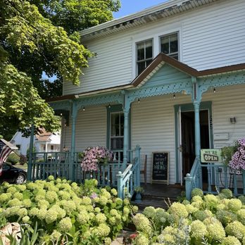 5th and Jefferson Coffee House - Front entrance - Coffee & Tea Near Me - Sturgeon Bay, Wisconsin