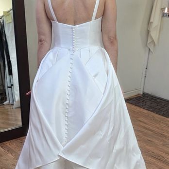 Ariana Sewing Shop - Sewing & Alterations Near Me - Walnut Creek, California