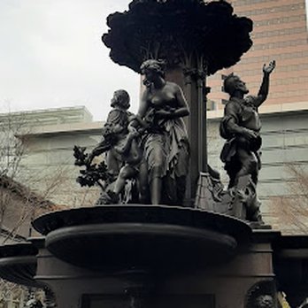 Fountain Square - Music Venues Near Me - Cincinnati, Ohio