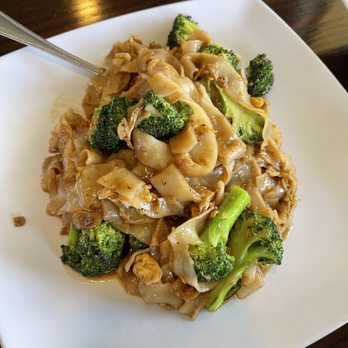 Sala Thai - Pad See Eiw with chicken - Thai Near Me - Fremont, California Sala Thai - Pad See Eiw with chicken - Thai Near Me - Fremont, California