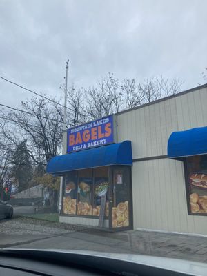 Mountain Lakes Bagel & Deli by null