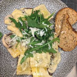 La Table - Ben je niet zo een vlees eter? Ook voor jou hebben we precies waar je naar zoekt! De Ravioli Vega, licht en smakelijk!⁠