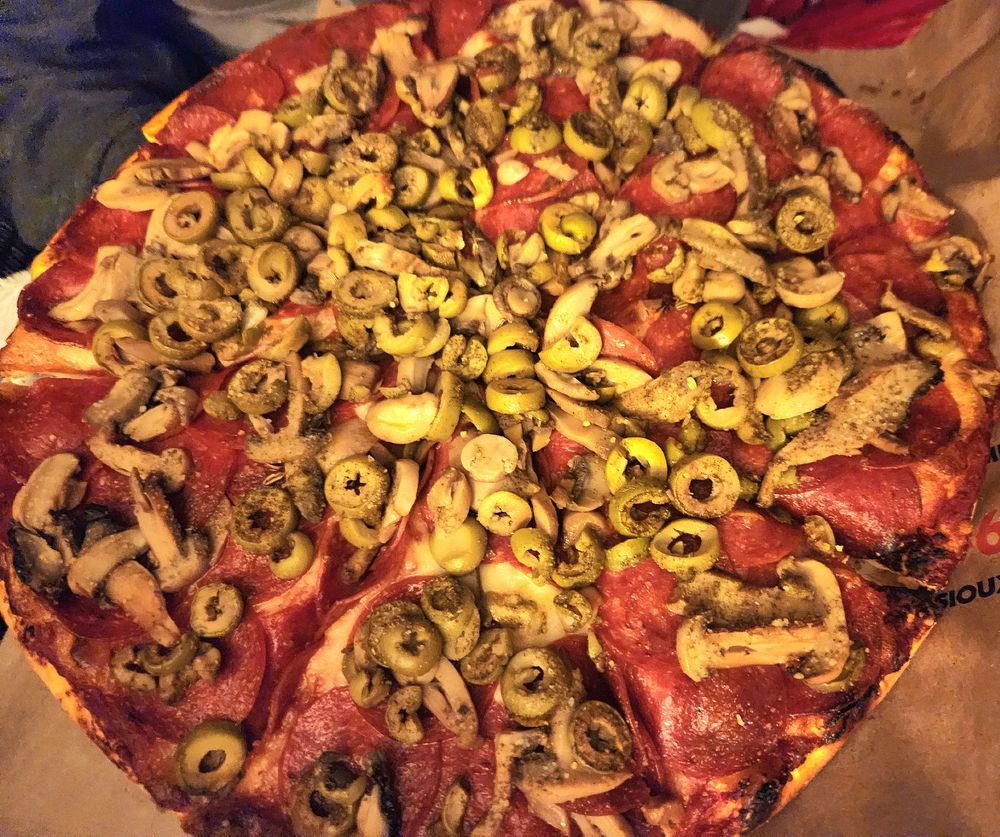 Food from Jerry's Pizza
