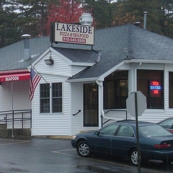 Lakeside Pizza & Seafood - the outside of the restaurant - Pizza Near Me - Tyngsboro, Massachusetts