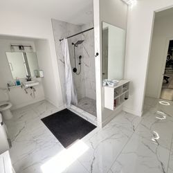 Atlas Fitness & Performance - Spacious private bathroom and shower (2 in the facility)