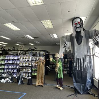 Halloween Planet - Costumes Near Me - Oxnard, California