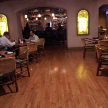 The Inn at Versailles - Bar area - Hotels Near Me - Versailles, Ohio The Inn at Versailles - Bar area - Hotels Near Me - Versailles, Ohio