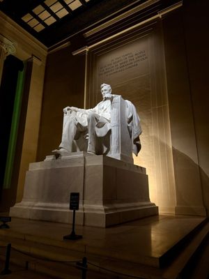 Lincoln Memorial by null