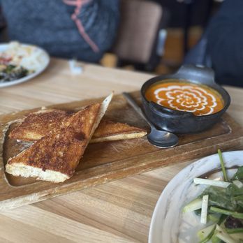 Jackalope's Bar and Grill - Tomato soup and grilled cheese - American Near Me - Fish Camp, California