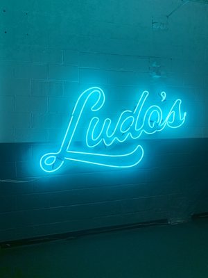 Ludo's Shuffleboard Bar by null