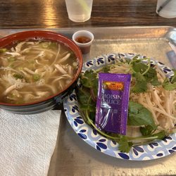 Fuji Express - phở gà